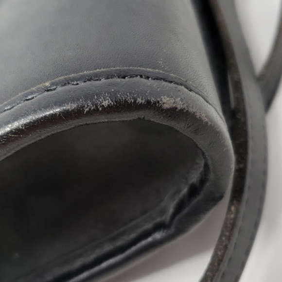 3/$30 bundle and save! Leather Micheal Green Bag - Picture 4 of 8